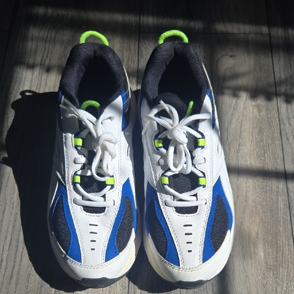 Puma Sneakers - Picture 2 of 6